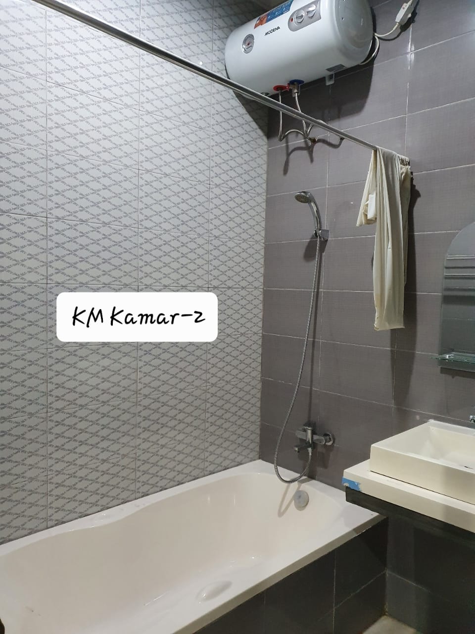 Rumah Disewakan di Cluster Taman Simpruk Lippo Cikarang